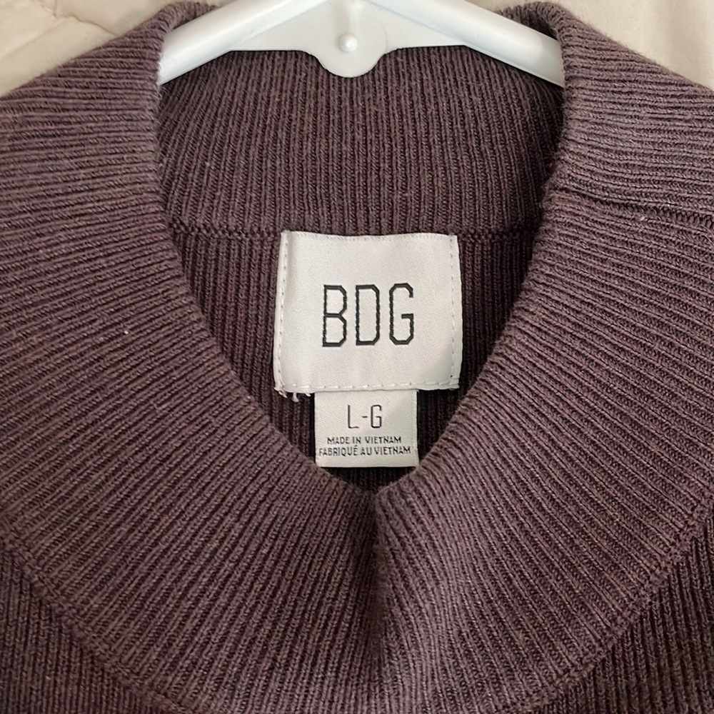 BDG woman brown long sleeve